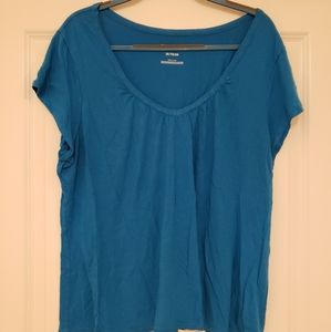 blue old navy t-shirt